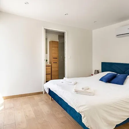 Guest house La Grignotiere & Crecy-la-Chapelle